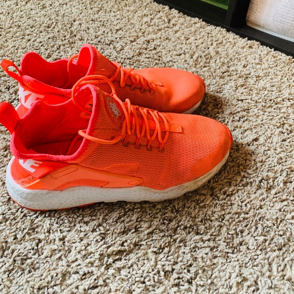 coral huaraches